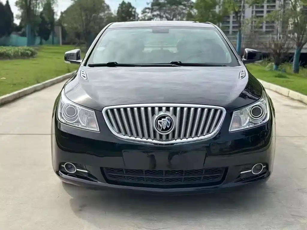 Buick LaCrosse 2012 — фото 2