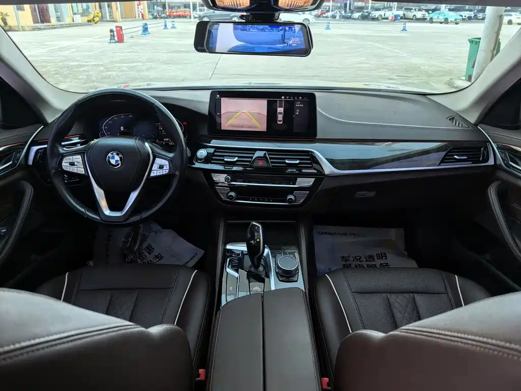BMW 5 Series 2022 — фото 10