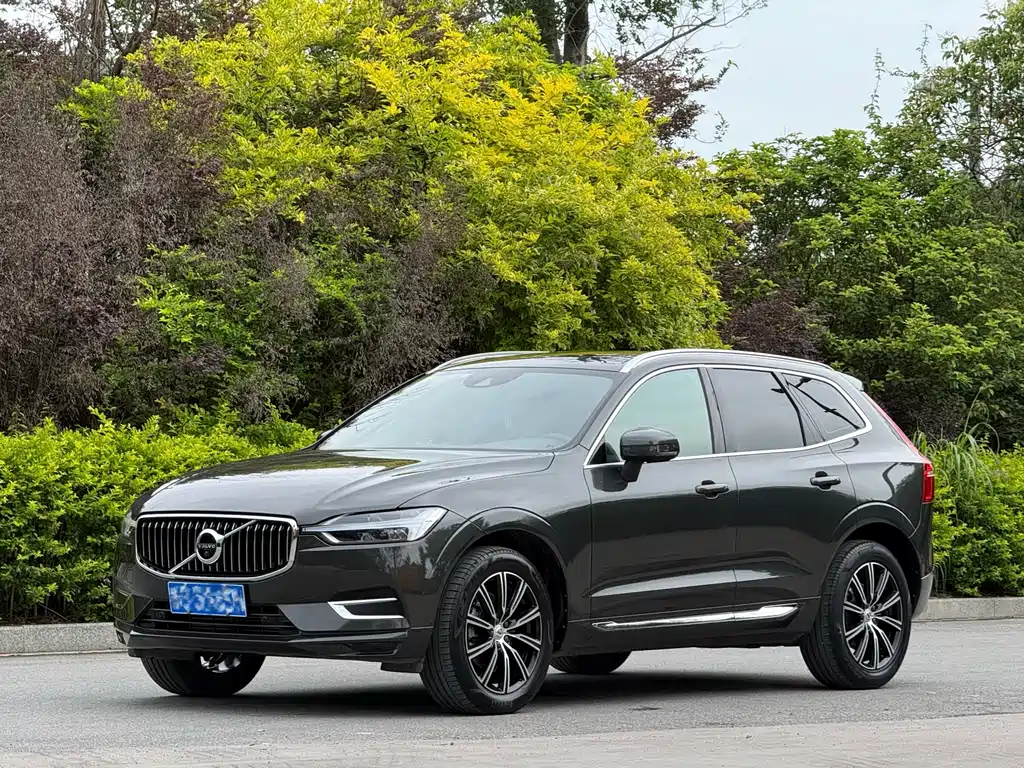 Volvo XC60 2020 — фото 1