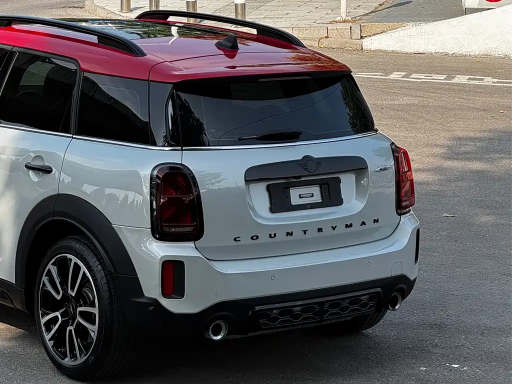 MINI JCW Countryman 2022 — фото 16