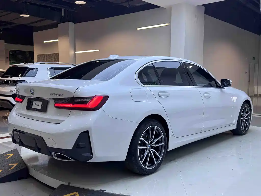 BMW 3 Series 2023
