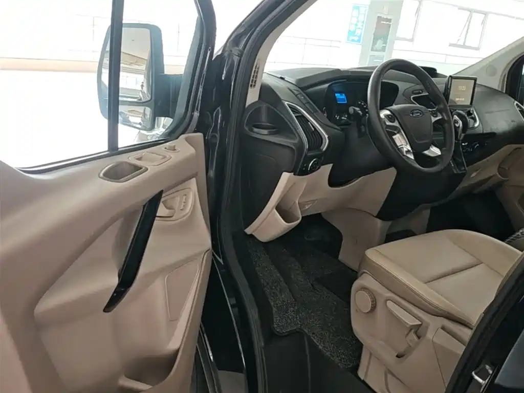Ford Tourneo 2020 — фото 16