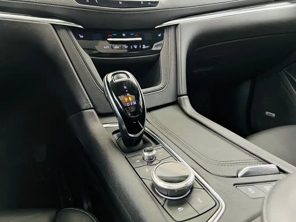 Cadillac XT5 2020 — фото 19
