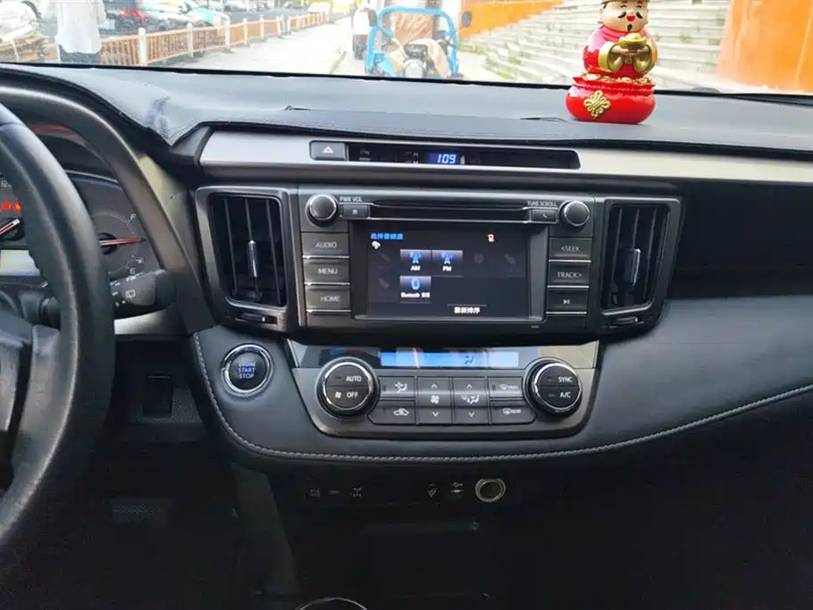 Toyota RAV4 2014 — фото 13