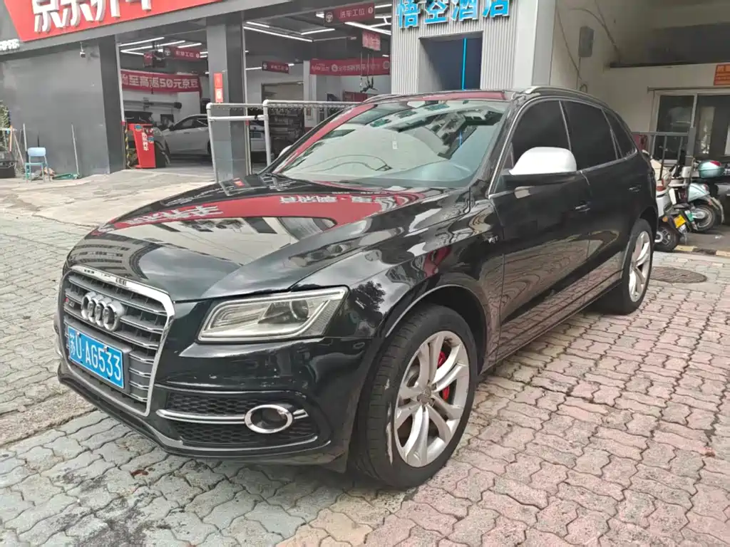 Audi SQ5 2014 — фото 1