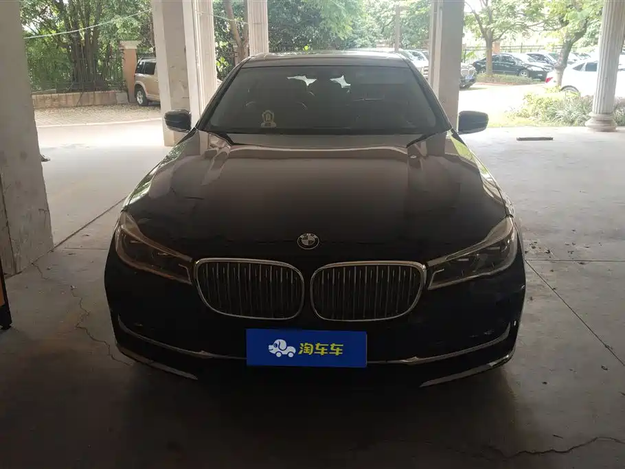 BMW 7 Series 2018 — фото 2