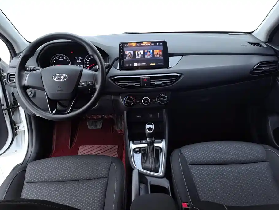Hyundai Elantra 2022 — фото 12