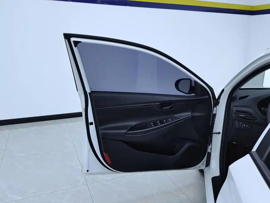 Hyundai Elantra 2022