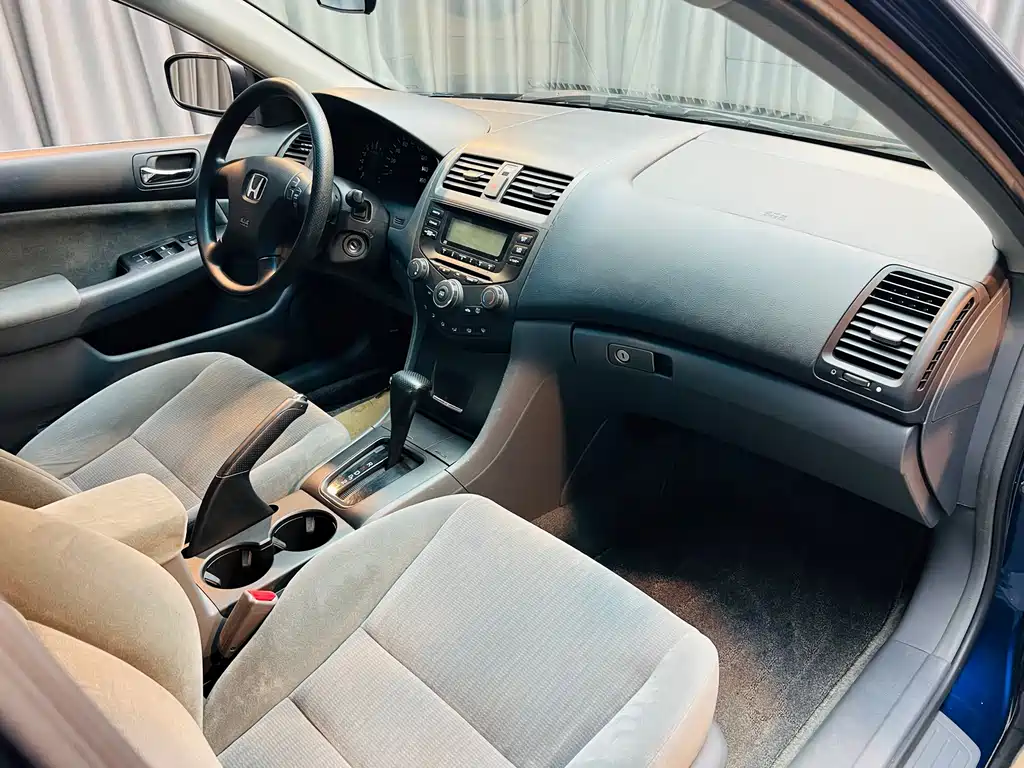 Honda Accord 2005 — фото 14
