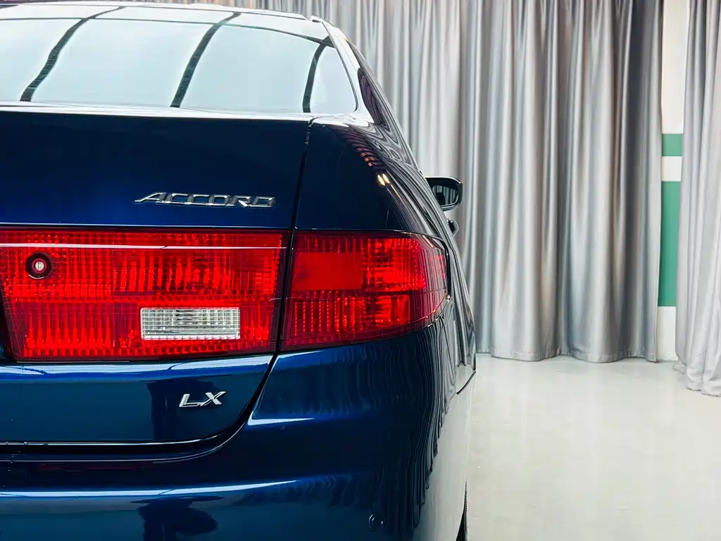 Honda Accord 2005 — фото 20