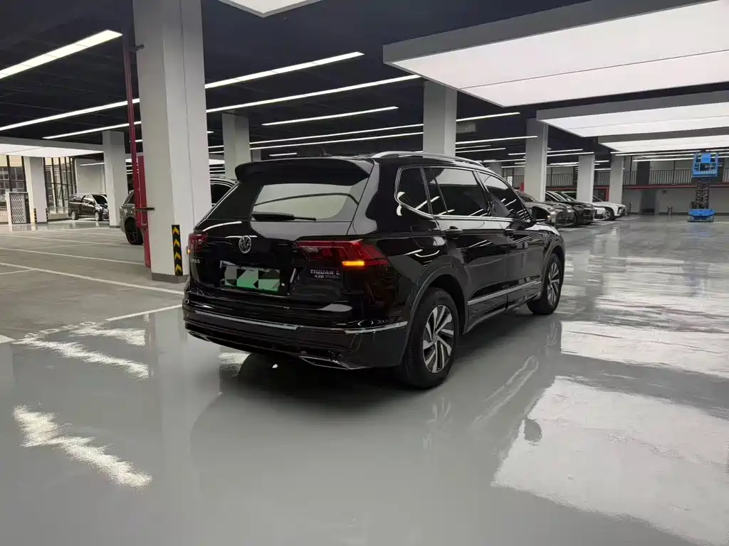Volkswagen Tiguan L Plug-In Hybrid 2020 — фото 18