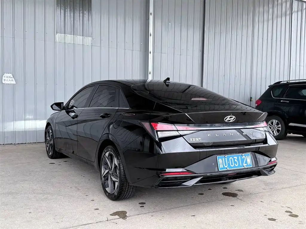 Hyundai Elantra 2023 — фото 4