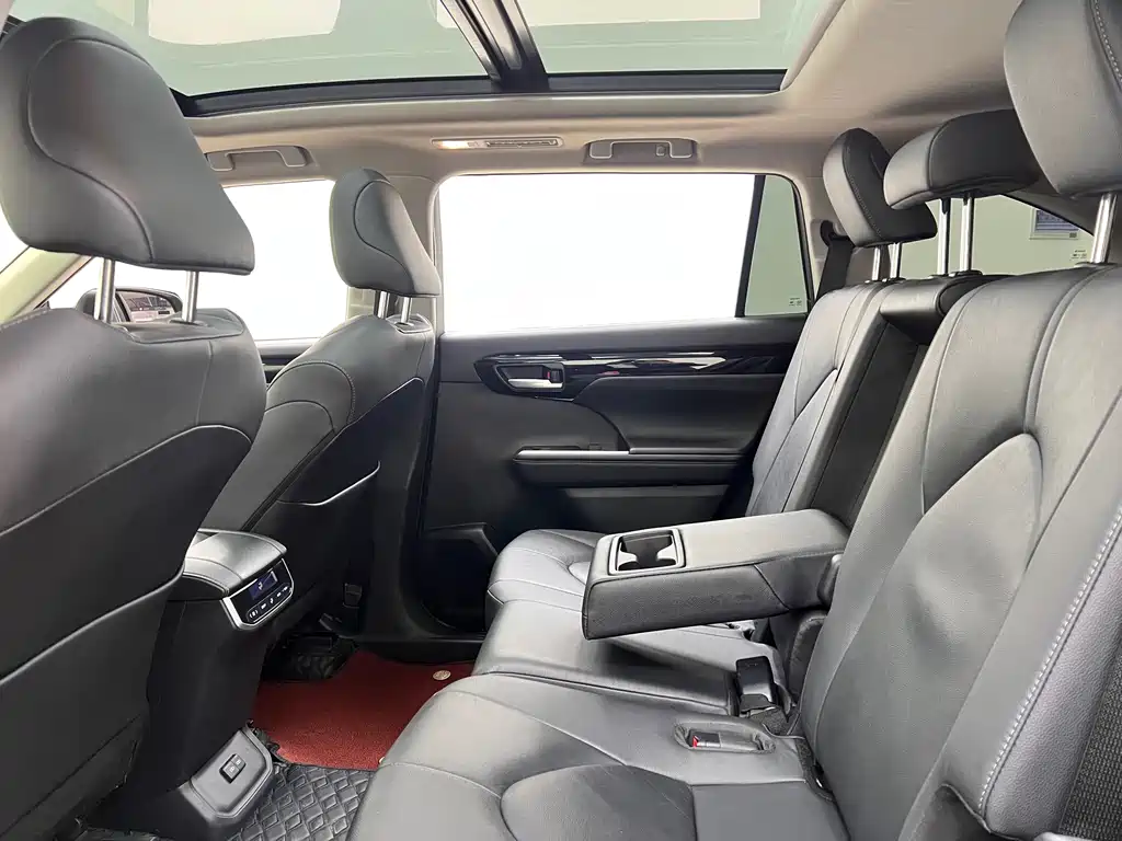 Toyota Highlander 2021 — фото 16