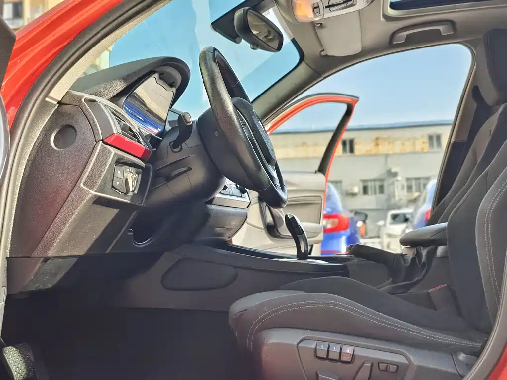 BMW 1 Series 2015 — фото 9
