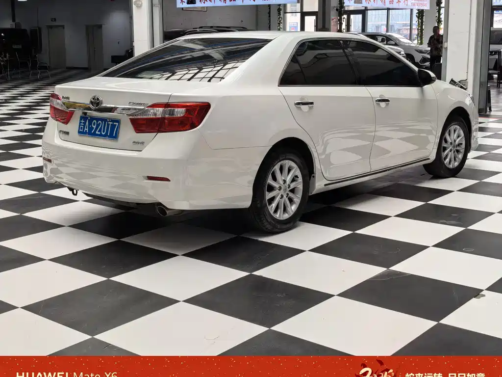 Toyota Camry 2014 — фото 11