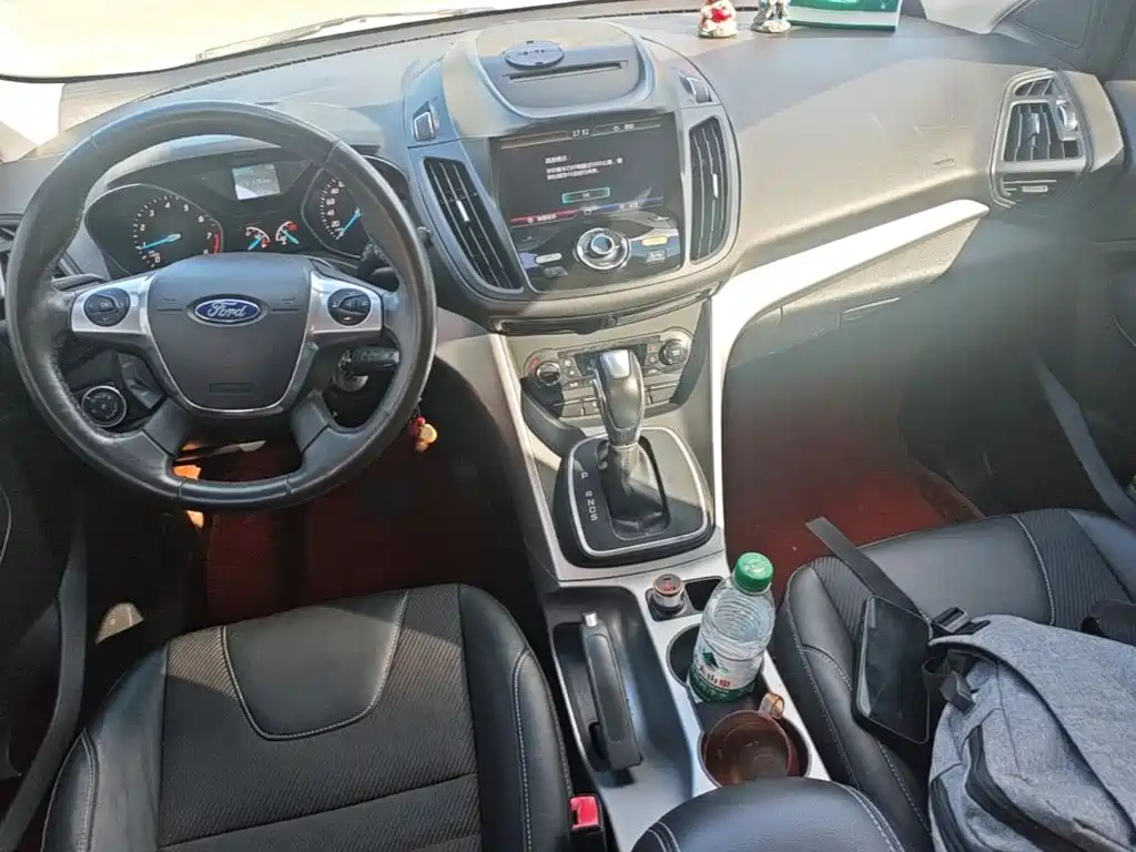 Ford Kuga 2015 — фото 10