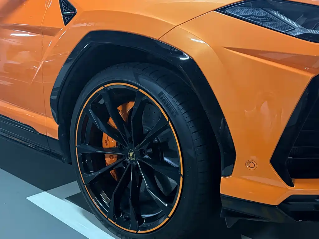 Lamborghini Urus 2023 — фото 3