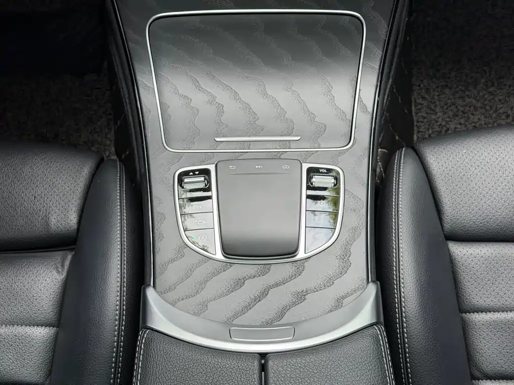 Mercedes-Benz C-Class 2019 — фото 17