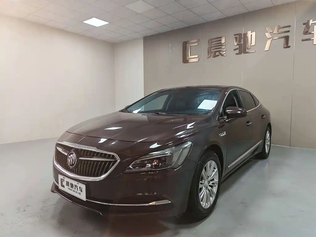 Buick LaCrosse 2018 — фото 1