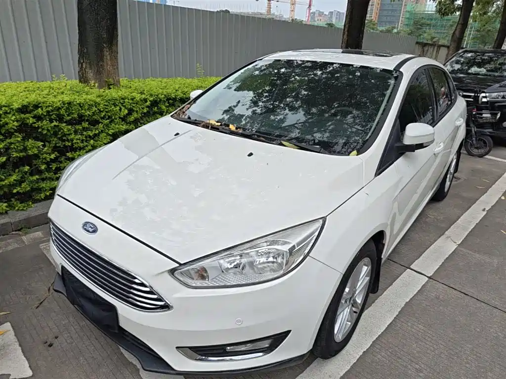 Ford Focus 2015 — фото 1