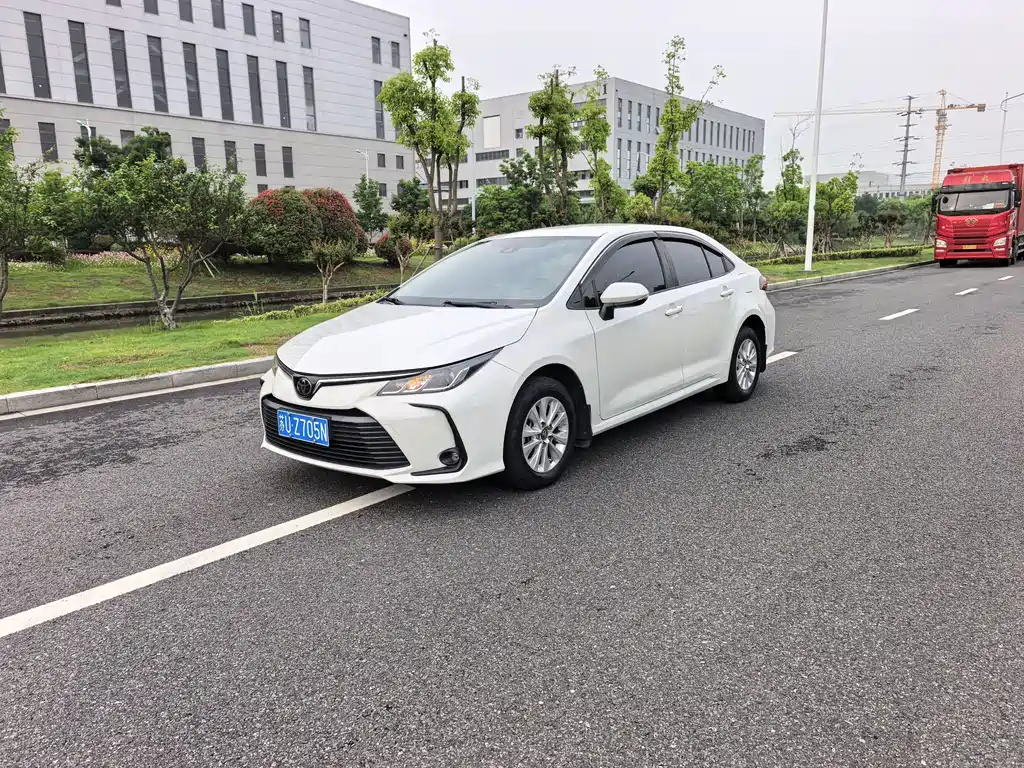 Toyota Corolla 2020 — фото 1