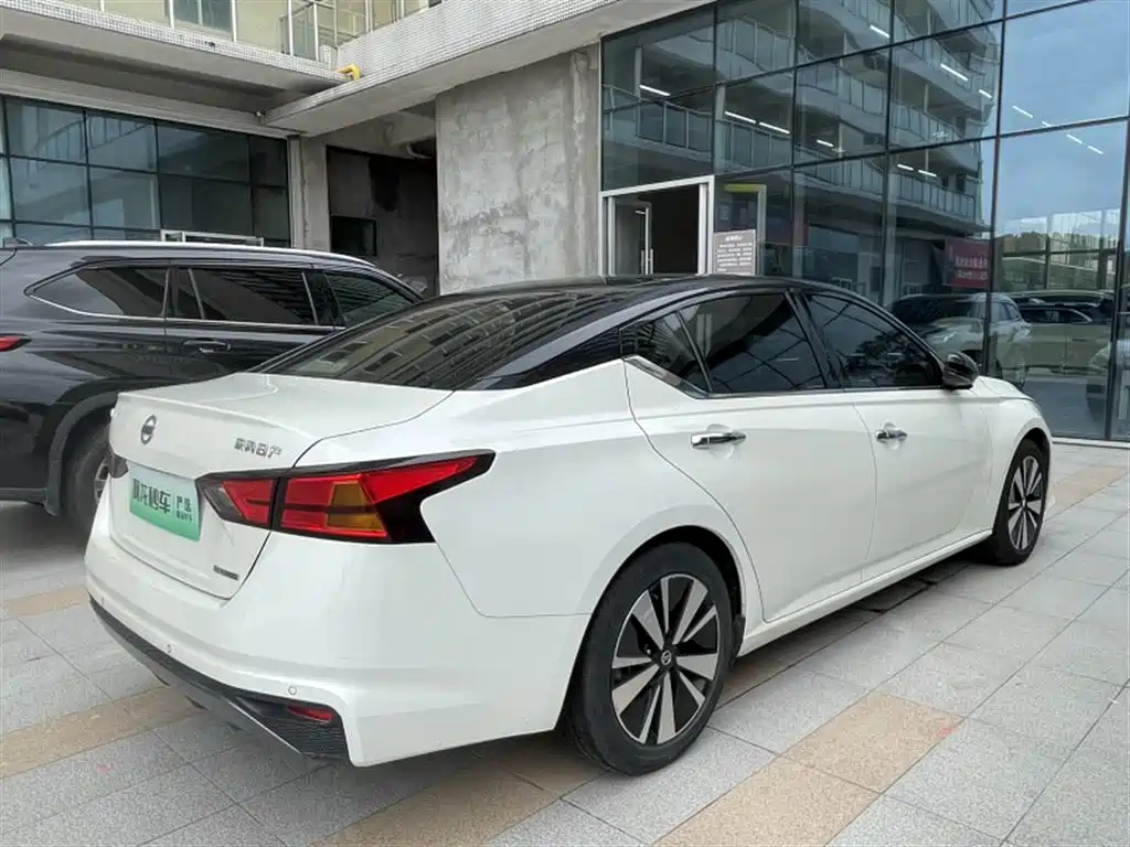 Nissan Teana 2022 — фото 9