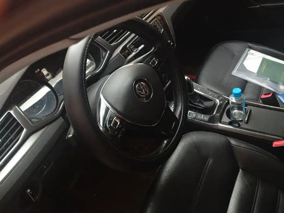 Volkswagen Passat 2018 — фото 15