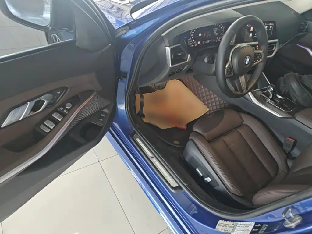 BMW 3 Series 2019 — фото 16