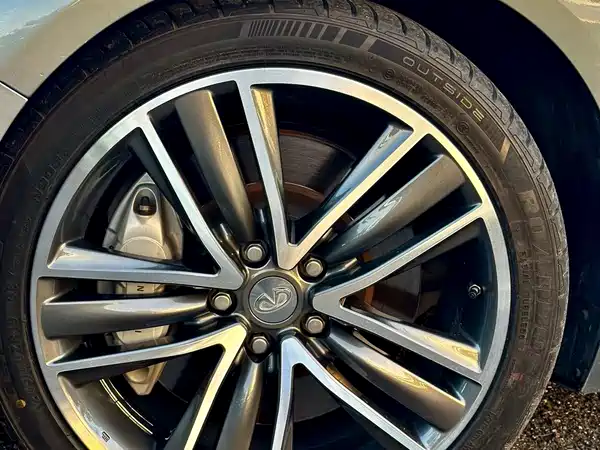 Infiniti Q50 2015
