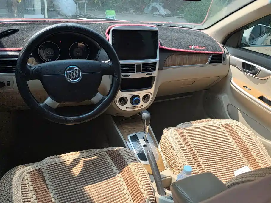 Buick Excelle 2015 — фото 12