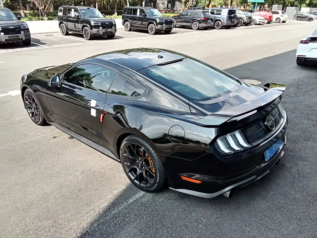 Ford Mustang 2019 — фото 19