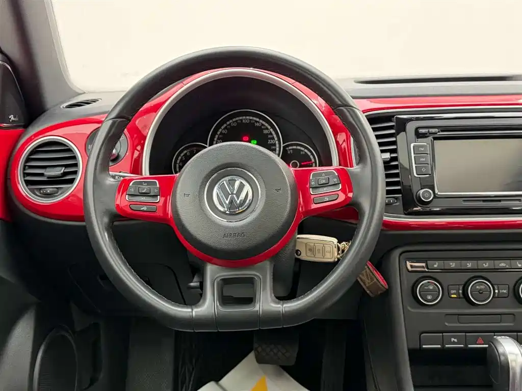 Volkswagen Beetle 2015 — фото 26