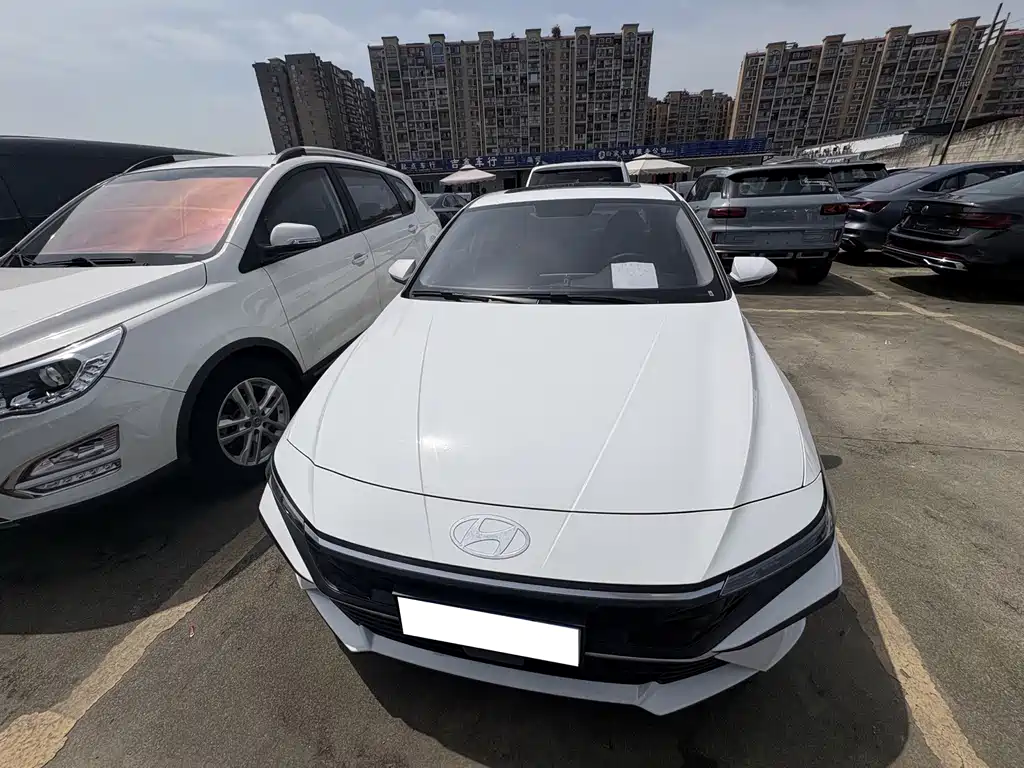 Hyundai Elantra 2023
