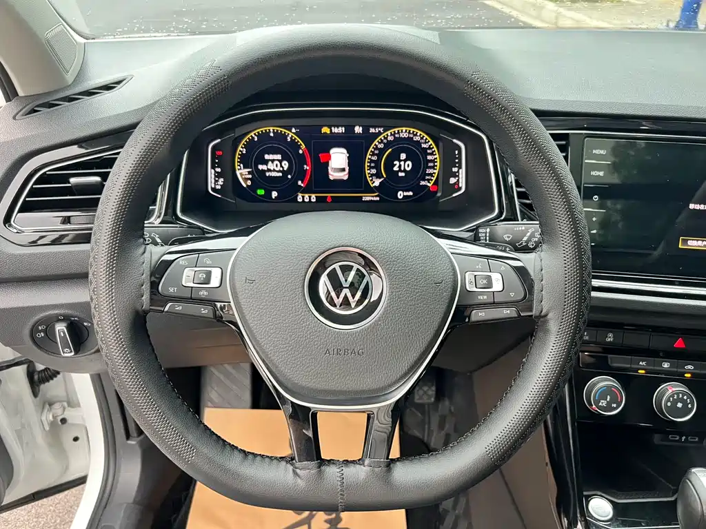 Volkswagen T-Roc 2022 — фото 9