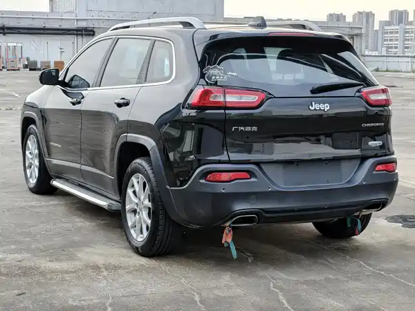 Jeep Cherokee 2016