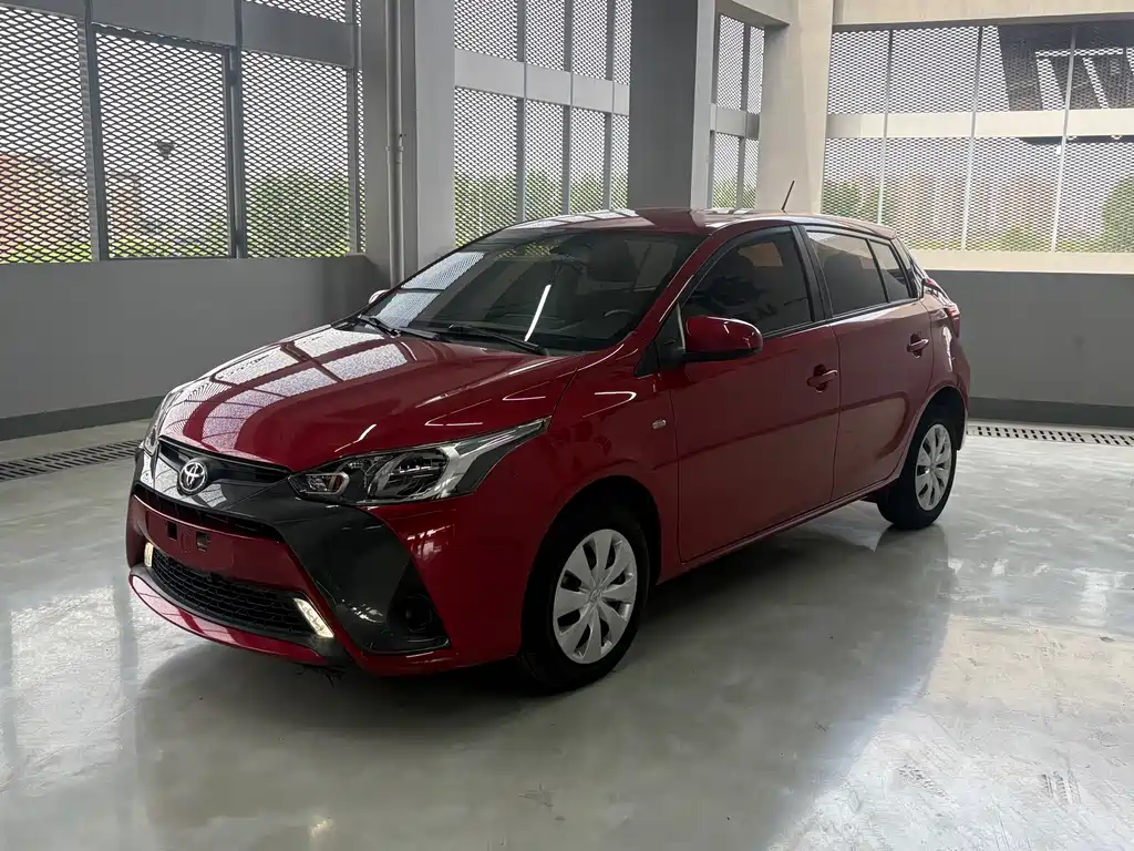 Toyota Yaris L 2017 — фото 1