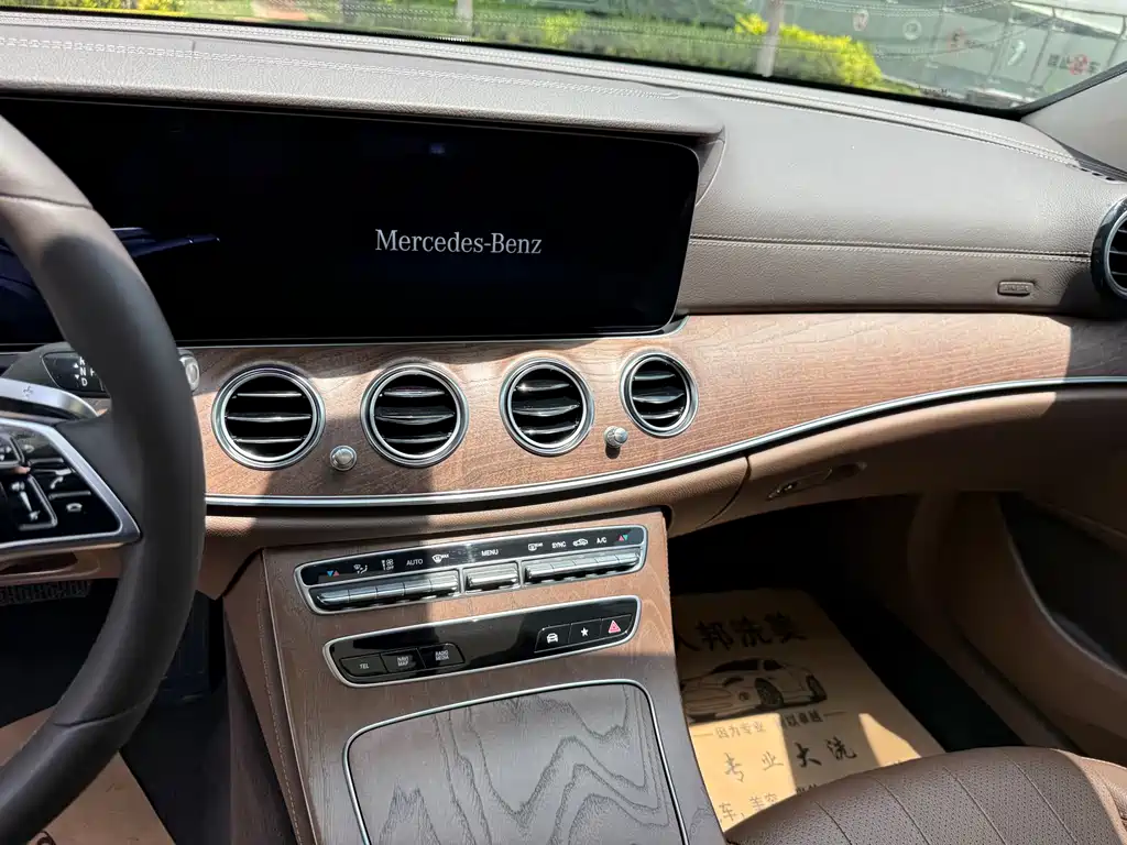 Mercedes-Benz E-Class 2022 — фото 25