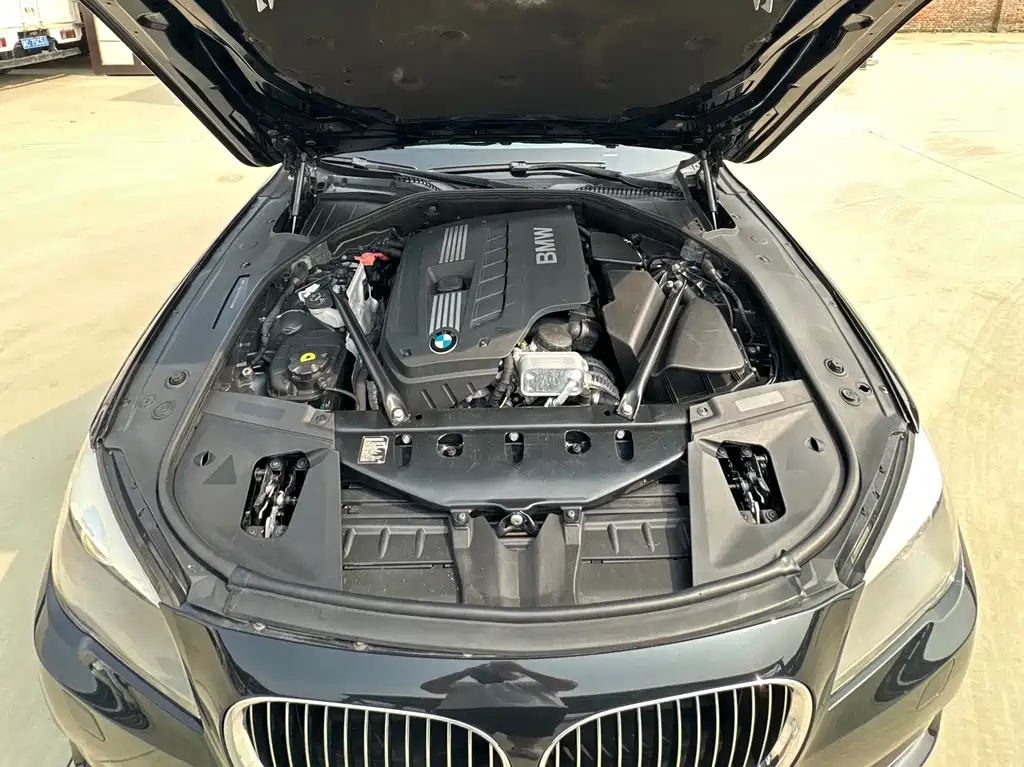 BMW 7 Series 2012 — фото 12