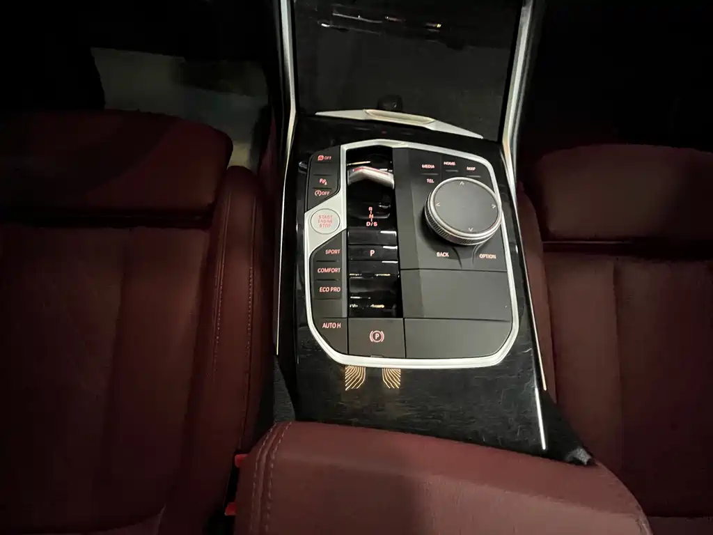 BMW 3 Series 2024 — фото 15