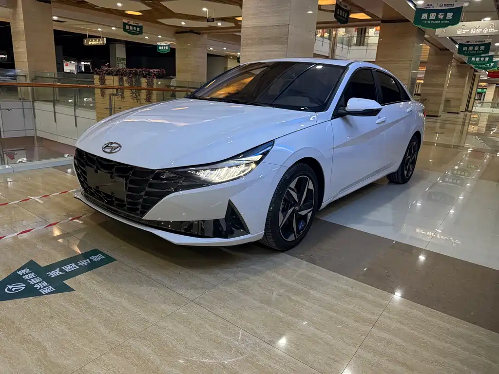 Hyundai Elantra 2022 — фото 1