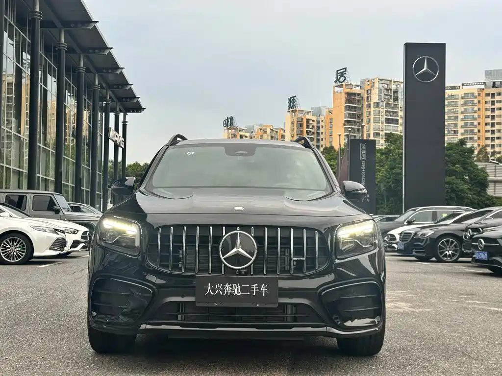 Mercedes-Benz GLB AMG 2026 — фото 2