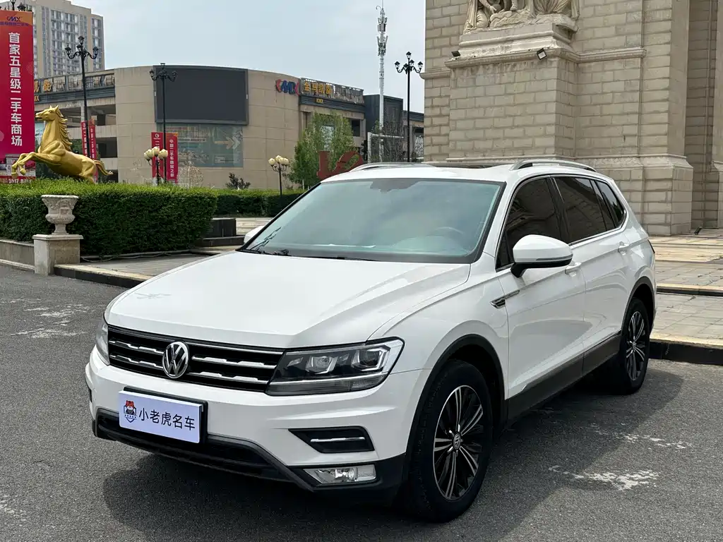 Volkswagen Tiguan L 2020 — фото 1