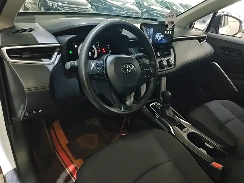 Toyota Corolla Cross 2024 — фото 10