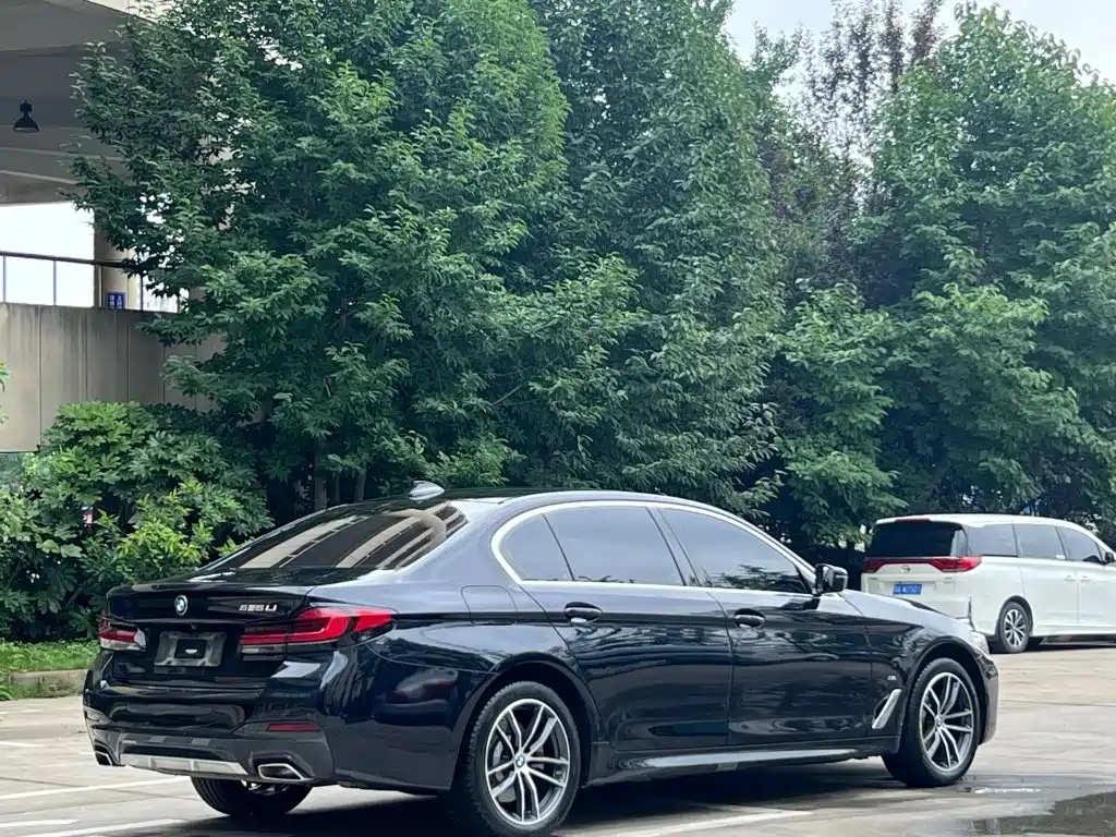 BMW 5 Series 2023