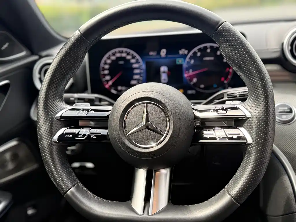 Mercedes-Benz C-Class 2023 — фото 15