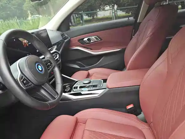 BMW i3 2024