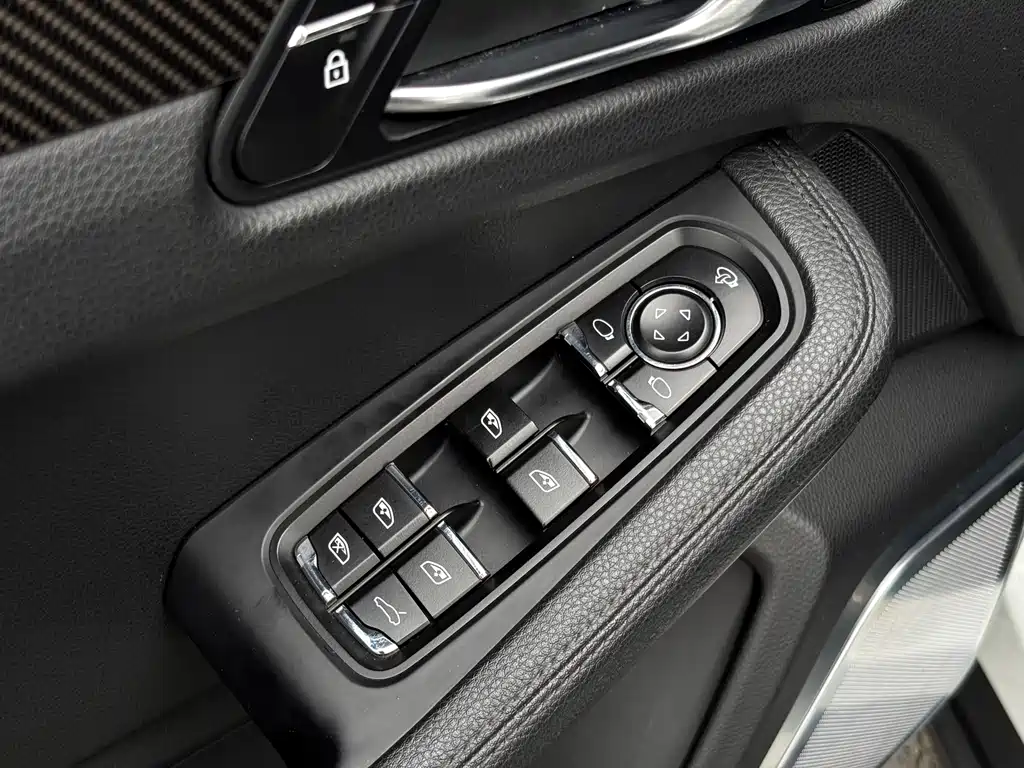 Porsche Macan 2021 — фото 18