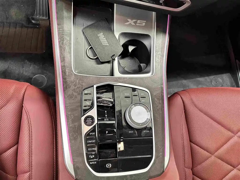 BMW X5 2025 — фото 10