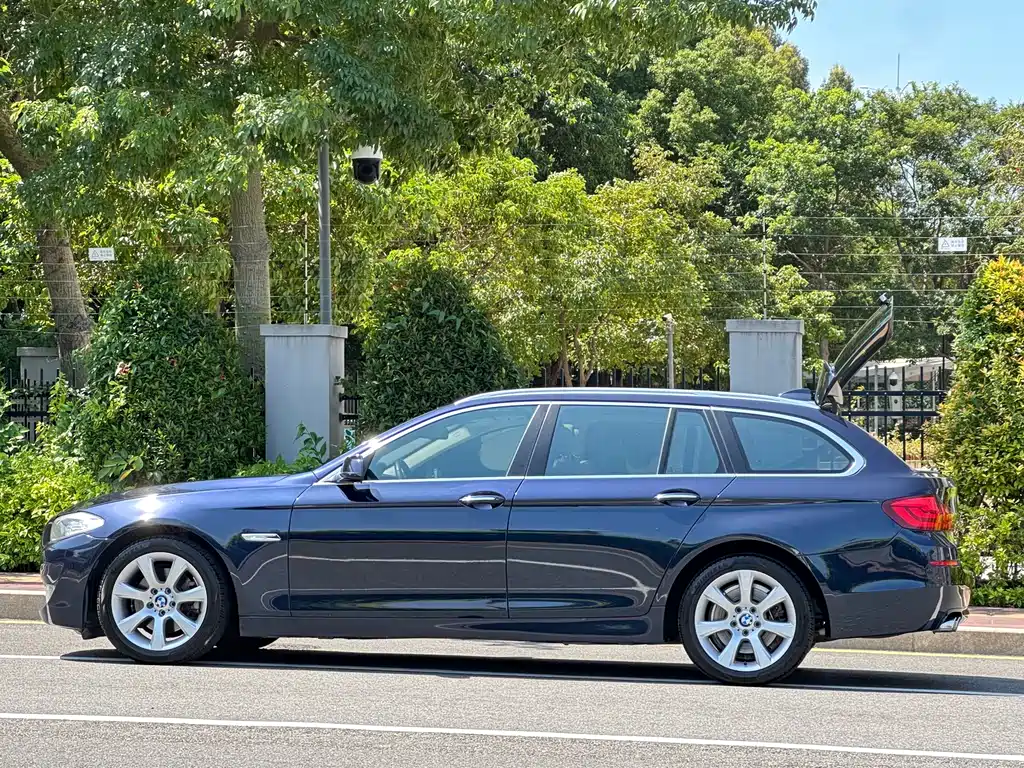 BMW 5 Series 2012 — фото 4