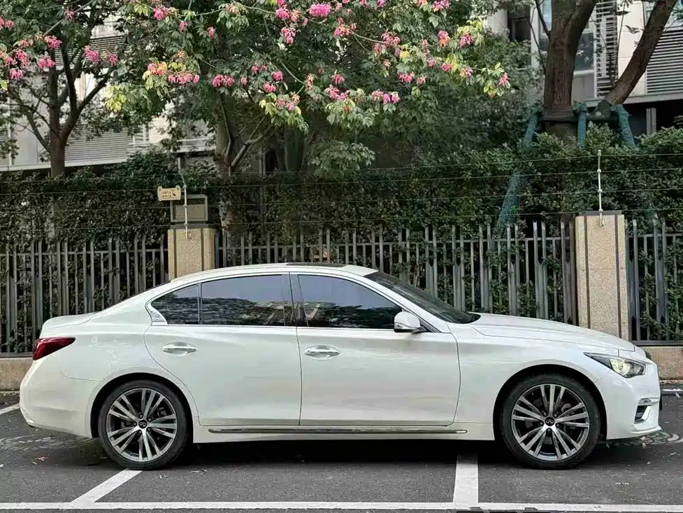 Infiniti Q50L 2023 — фото 3